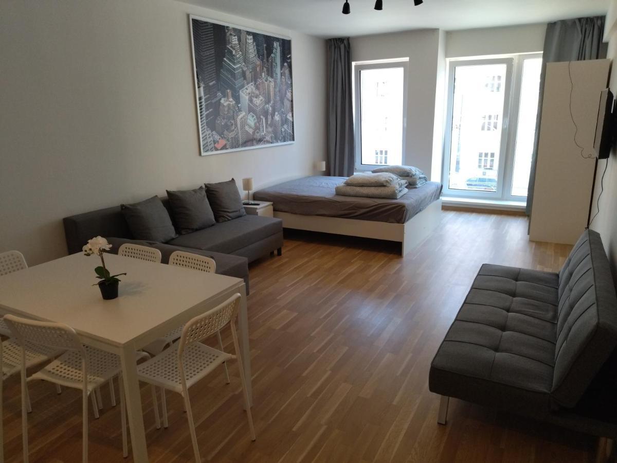 Brand New Two Room Apartment #34 With Free Secure Parking In The Center プラハ エクステリア 写真